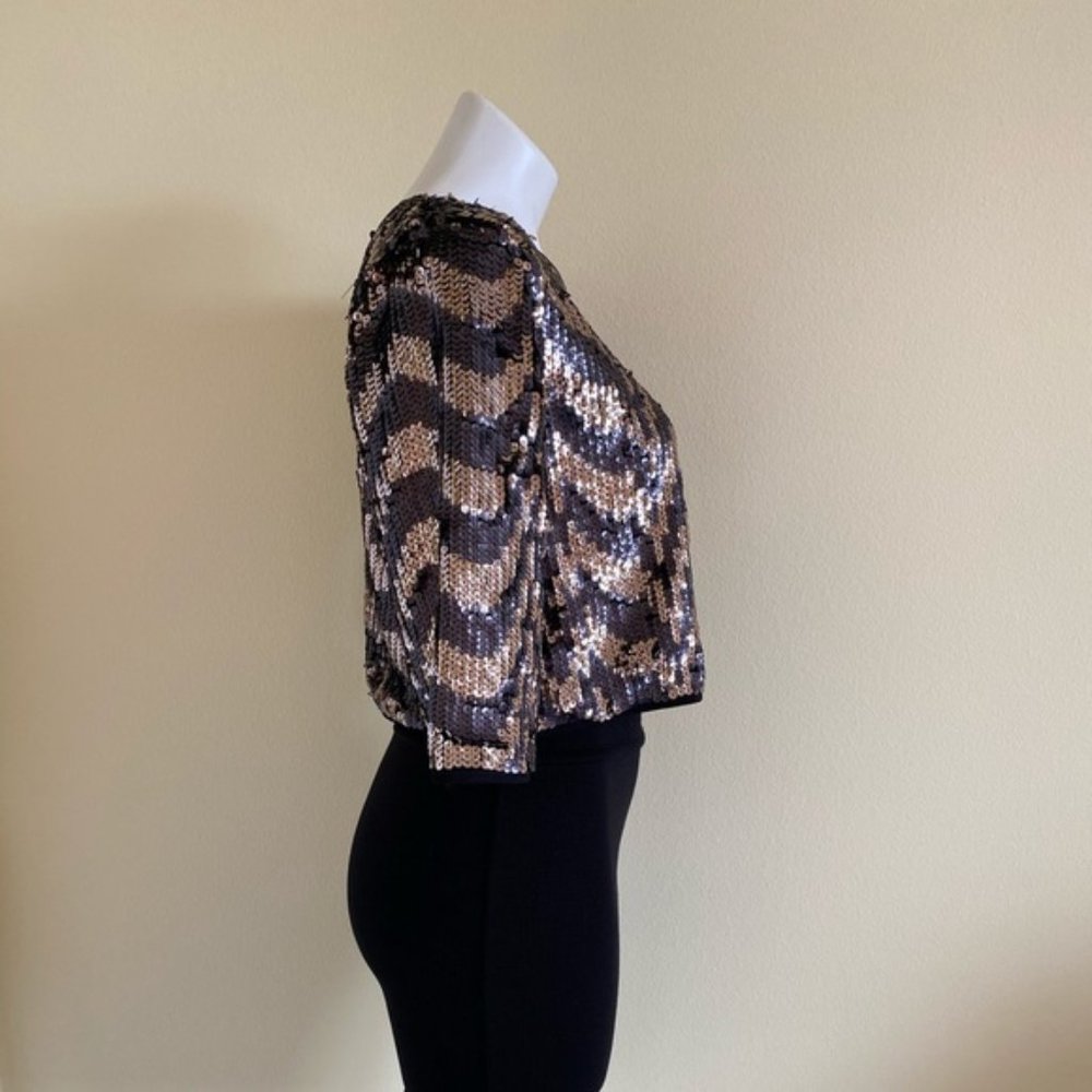 AKIRA Black/Silver Sequin 3/4 Sleeve Crop Top - Picture 4 of 6